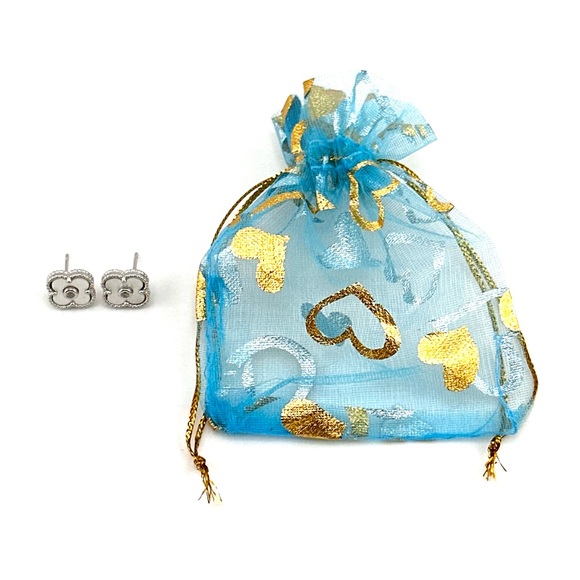 925 Solid Sterling Silver Mother of Pearl Four Leaf Clover Stud Earrings - Picture 5 of 5